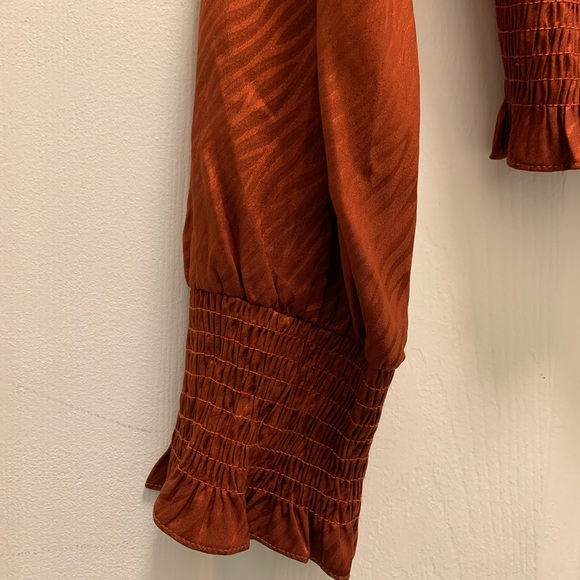 Cayenne Satin Top - Picture 3 of 5